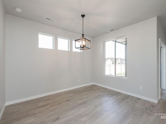 5th image of 2860 E Boulder Basin Dr