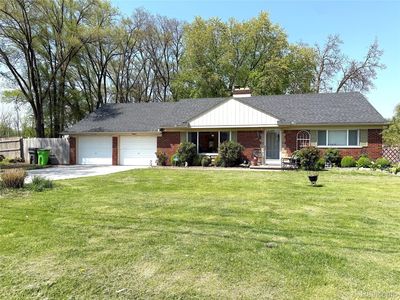 22985 Iroquois St, Clinton Township, MI, 48036