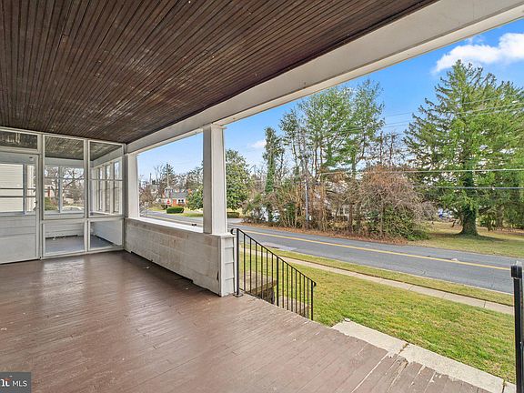 5th image of 8904 Church Ln