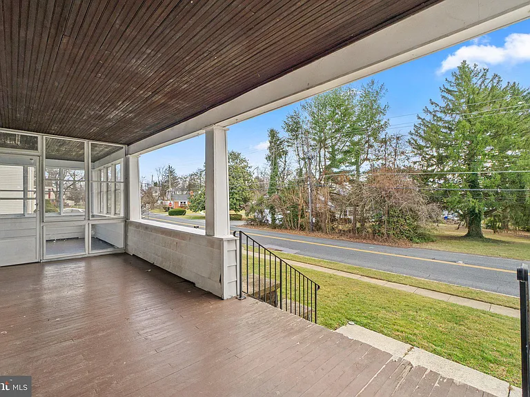 8904 Church Ln — Photo 5