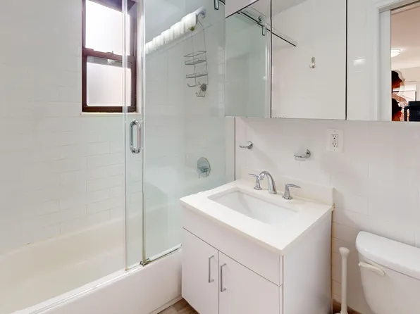 20 Beekman Place image 10 of 10