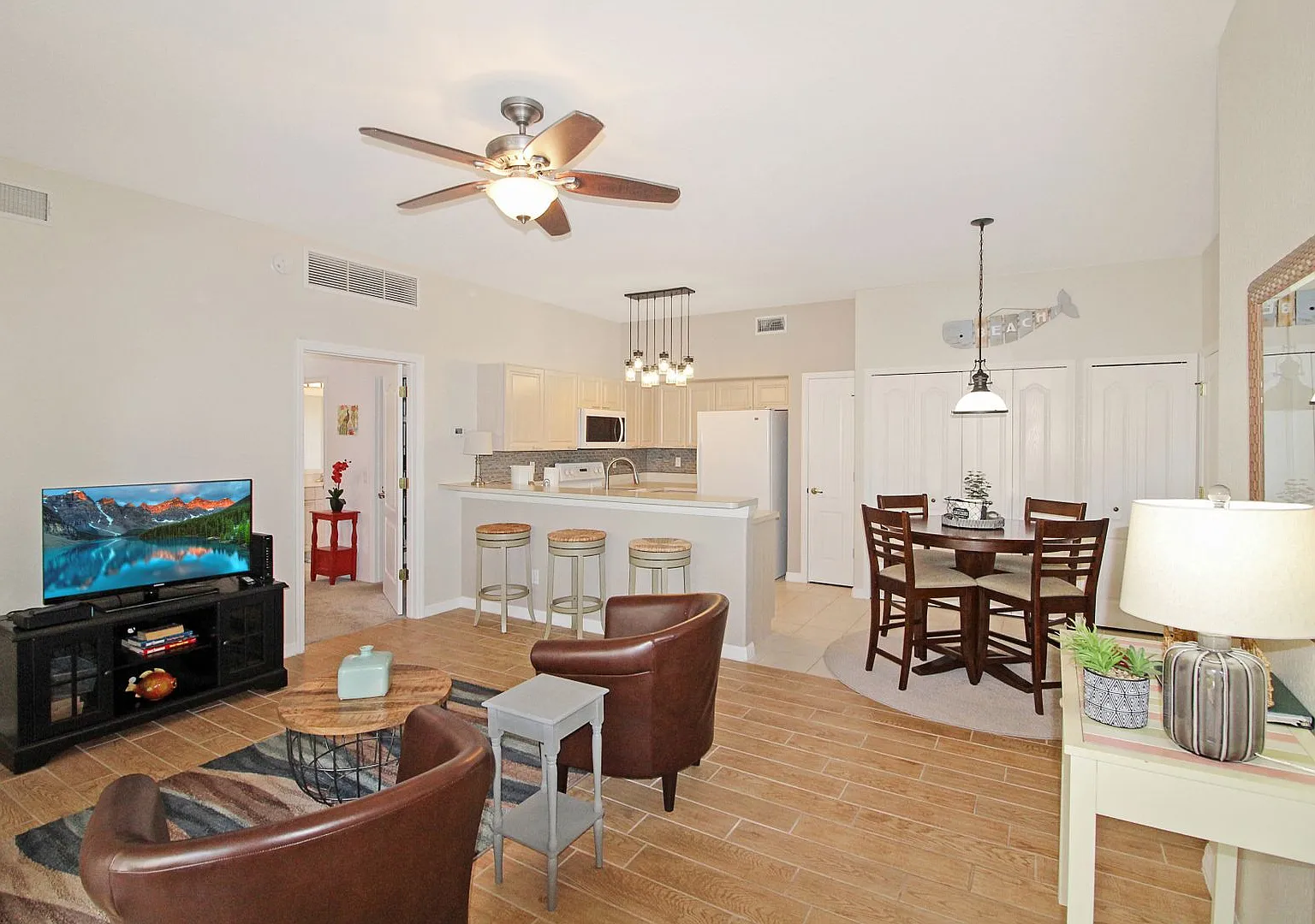 L'Pavia Annual Condo for Rent — Photo 3