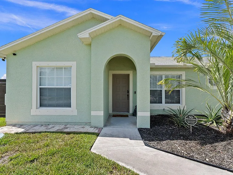 5789 NW Belwood Cir — Photo 2
