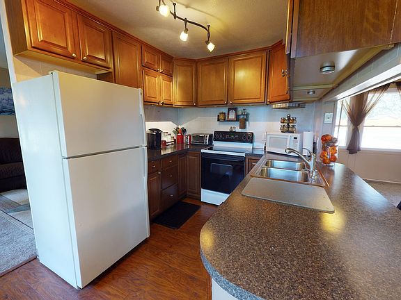2nd image of 6190 Cumberland Ct