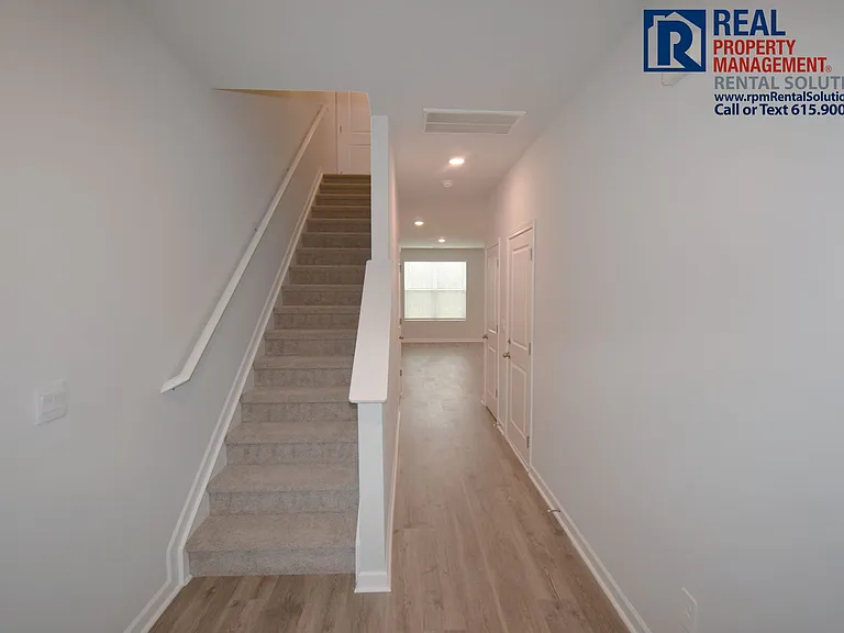 4206 Oswin Dr — Photo 2