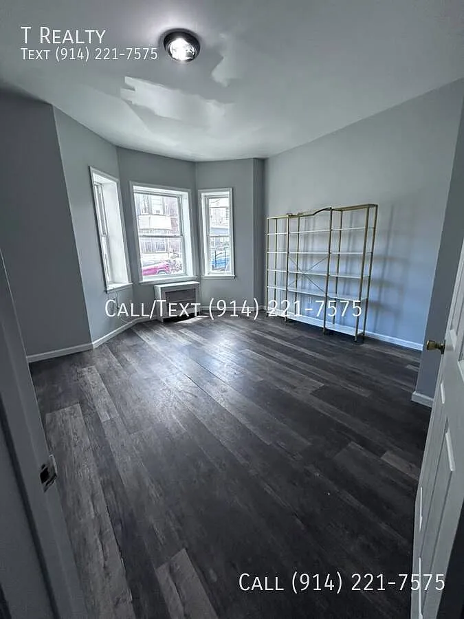 3 bed, $3,000 — Photo 2