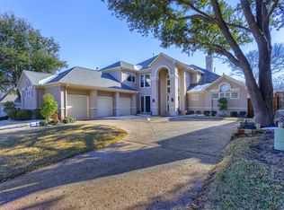824 Hills Creek Dr, McKinney, TX 75072