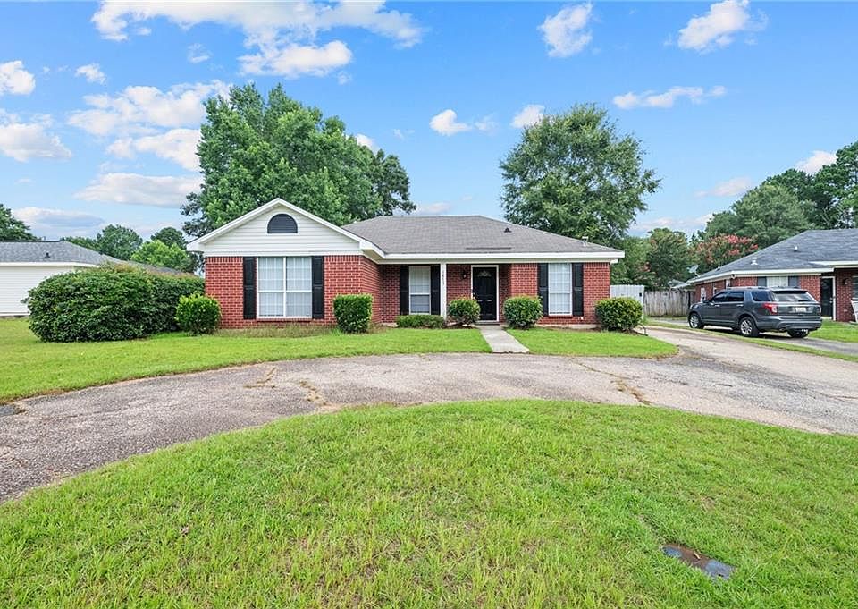 1st image of 1875 Woodcrest Ct