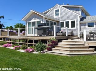 34 Windemere Rd, Oak Bluffs, MA 02557
