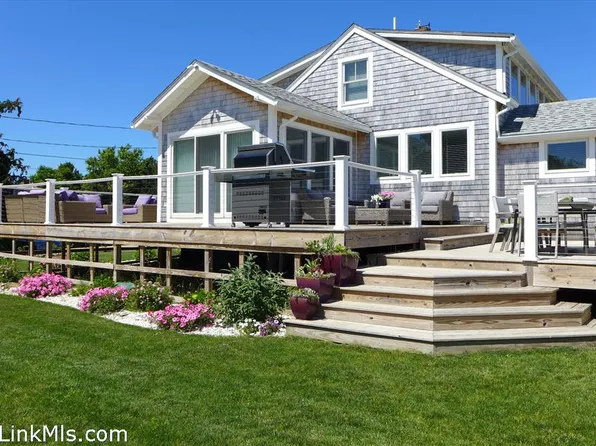 34 Windemere Rd, Oak Bluffs, MA 02557