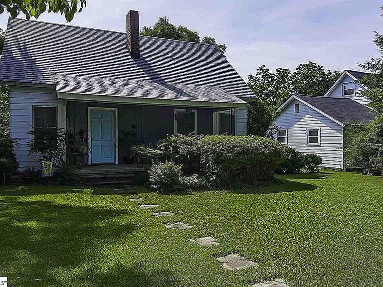 1st image of 54 Smythe Ave
