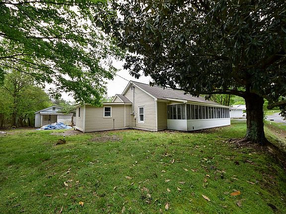 4th image of 3342 Benton Pike NE