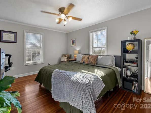 325 Mayflower Ave, Cramerton, NC 28032