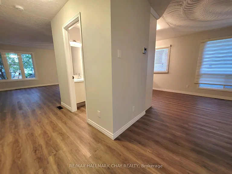 30 Orwell Cres — Photo 12