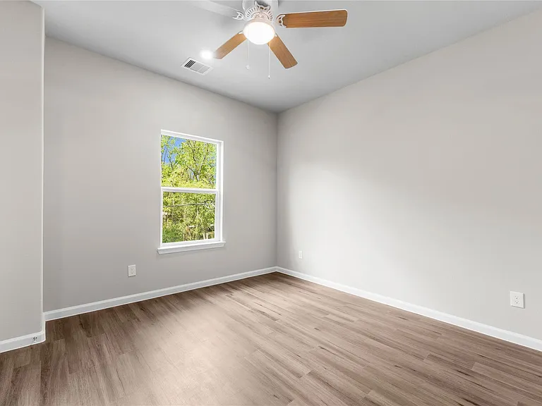 8161 Tate St #B — Photo 12