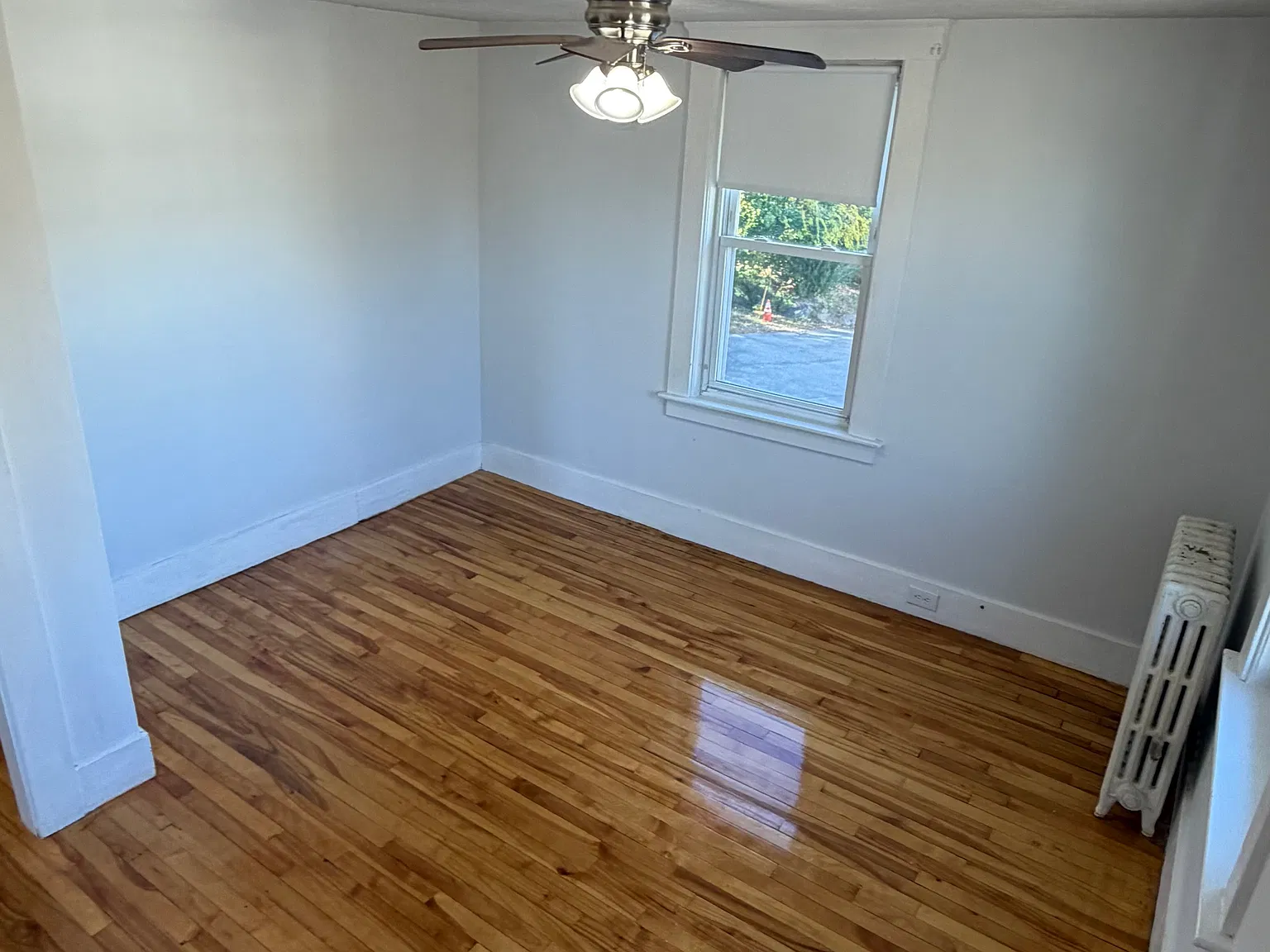 3 bed, $2,300 — Photo 2