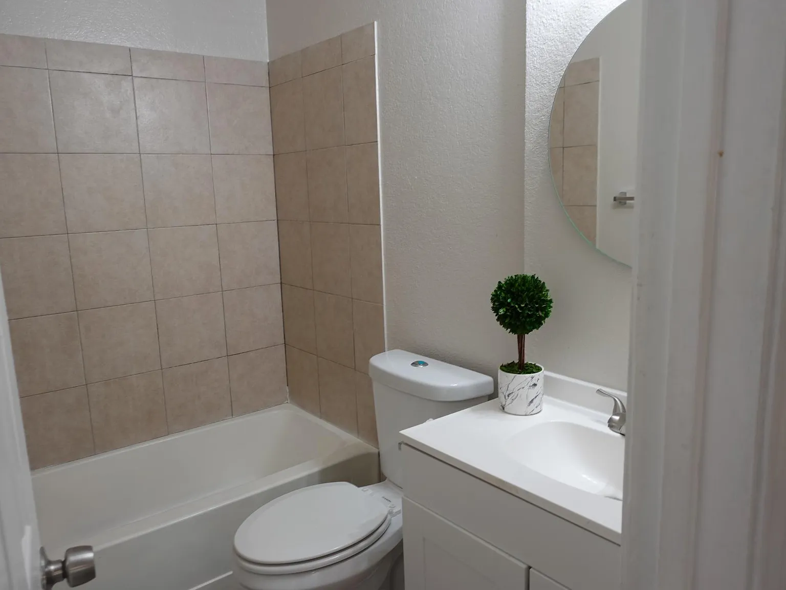 3 bed, 1238 sqft, $1,850 — Photo 4