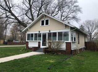 422 Park Ave, Chesterton, IN 46304