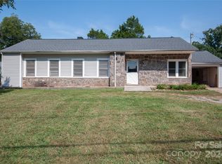 2501 Shelton Ave, Statesville, NC 28677