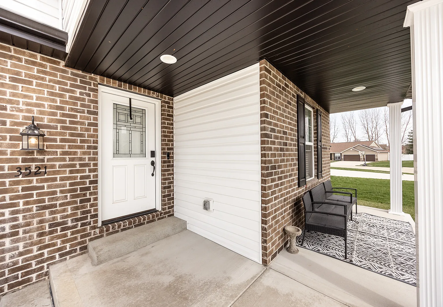 5 bed, 3.5 bath, 3348 sqft, $3,200 — Photo 3