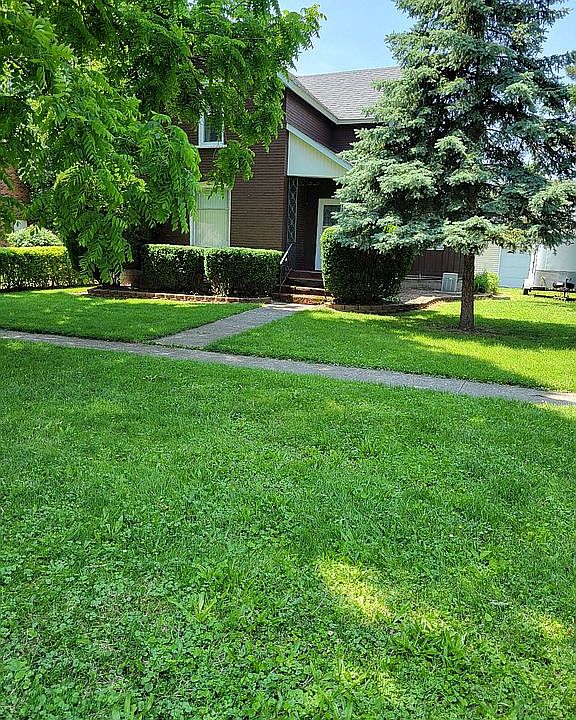 2nd image of 722 4th St
