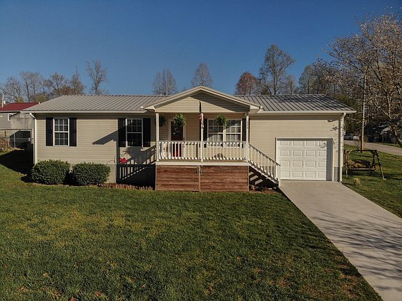 3rd image of 226 Kay Springs Cir