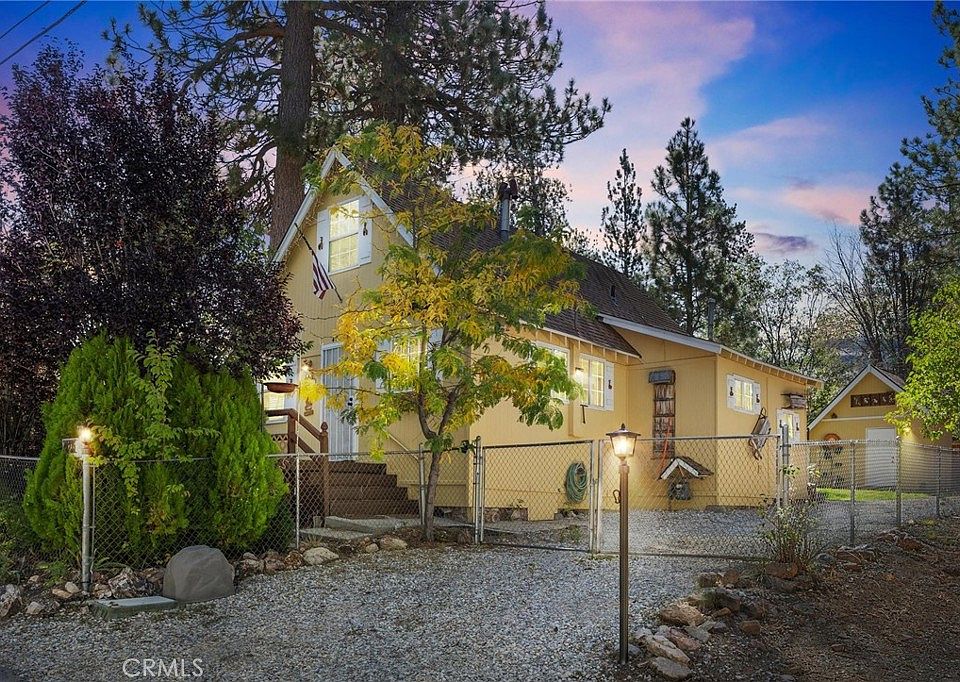 1st image of 40235 Guinan Ln