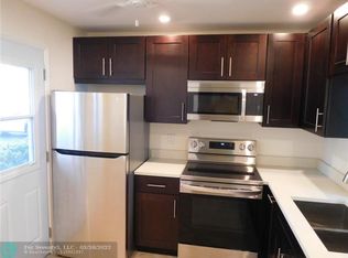 1001 NE 14th Ave APT 104, Hallandale, FL 33009