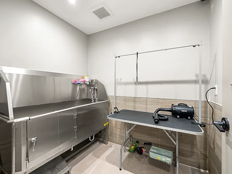 152 Erasmus St #307 — Photo 35