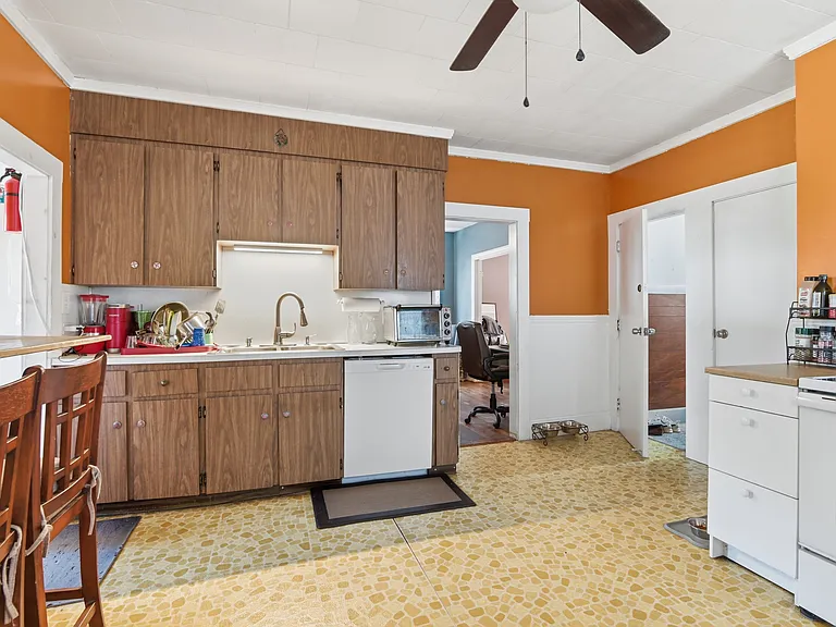 113 Nightingale Ave #1 — Photo 7