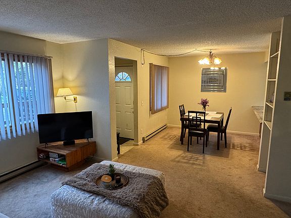 2nd image of 8 Redwood Ct