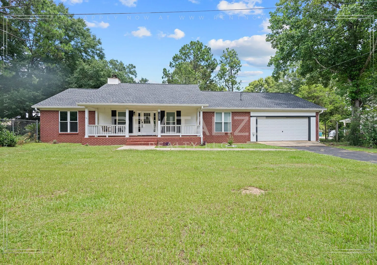 Beautifully Updated 3-Bedroom Home with Fenced Yard & Double Garage! — Photo 4