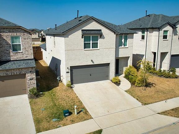 3rd image of 729 Amenduni Ln