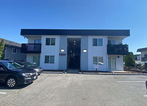 Centrally Located Apartments in Burien! Photo 1
