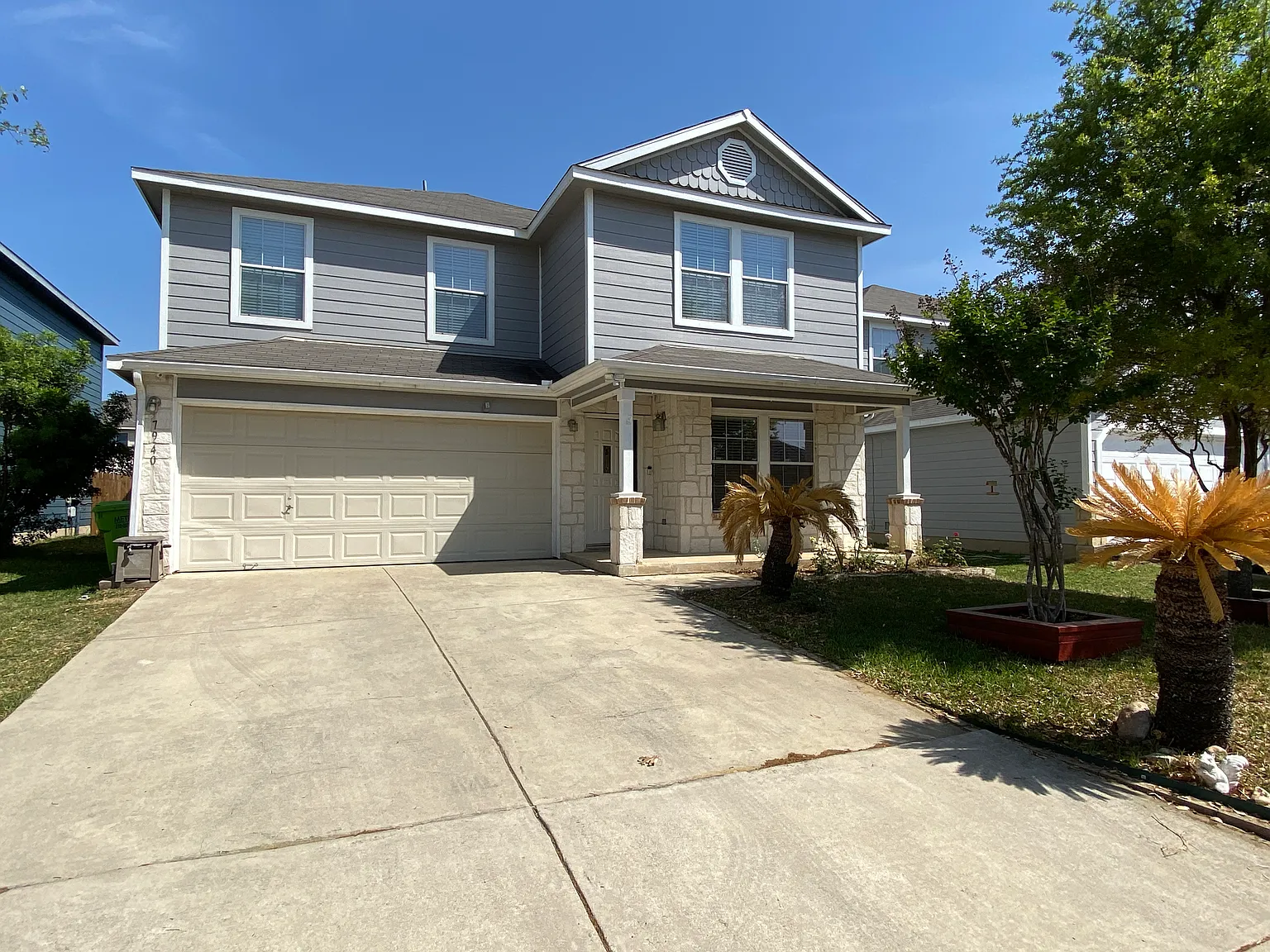 5 bed, 3.5 bath, 3030 sqft, $2,250 — Photo 1