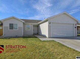 932 Discovery St, Mills, WY 82644