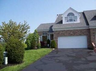 29 Pond Ct N, Bridgeville, PA 15017
