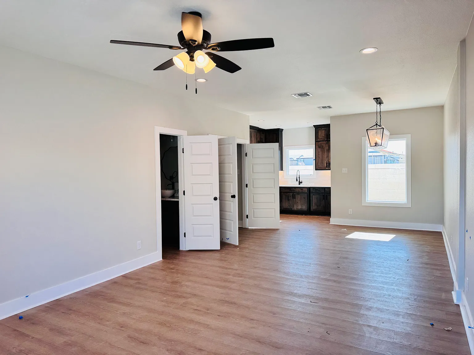 2 bed, 2.5 bath, 1300 sqft, $1,700 — Photo 3
