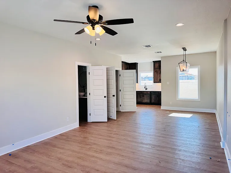 2031 Vaughn St #B — Photo 3