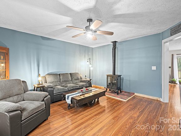 4th image of 118 Westscott Dr