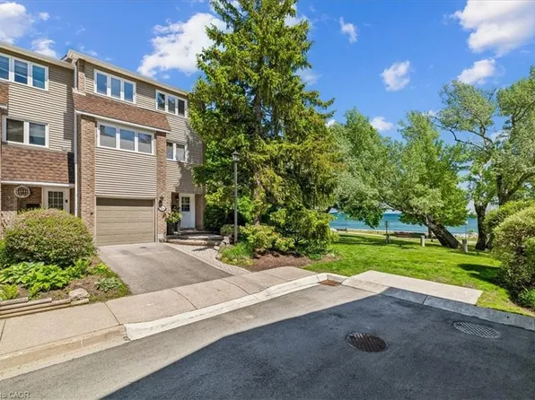 2254 Marine Dr, Oakville, ON L6L 1C1