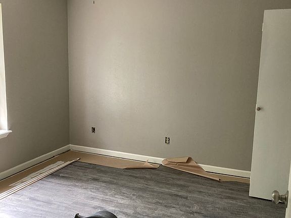 4th image of 906 Harris St #2