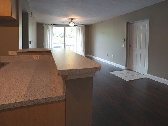 3rd image of 1003 Villa Lane