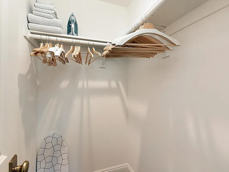 2056 Julian Ave — Photo 10