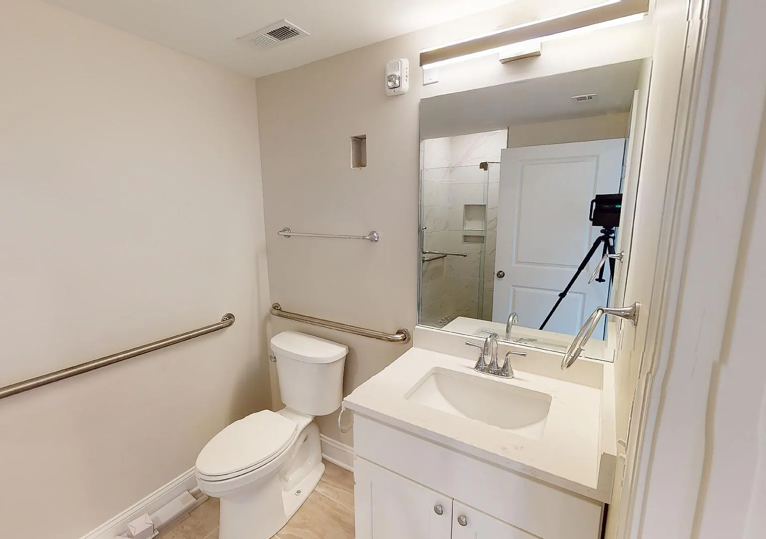 2 bed, $2,499 — Photo 2