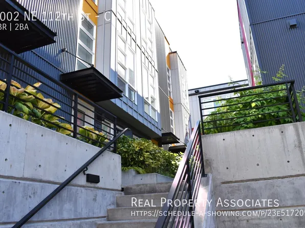 1002 NE 112th St #C, Seattle, WA 98125