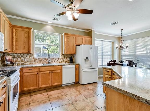 5th image of 707 Churchill Farms Dr