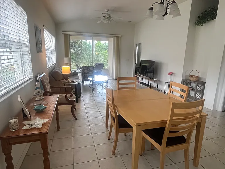 1111 Yosemite Dr — Photo 10
