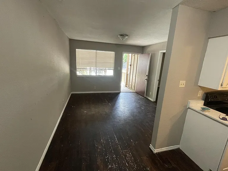 8919 Galewood Dr — Photo 3