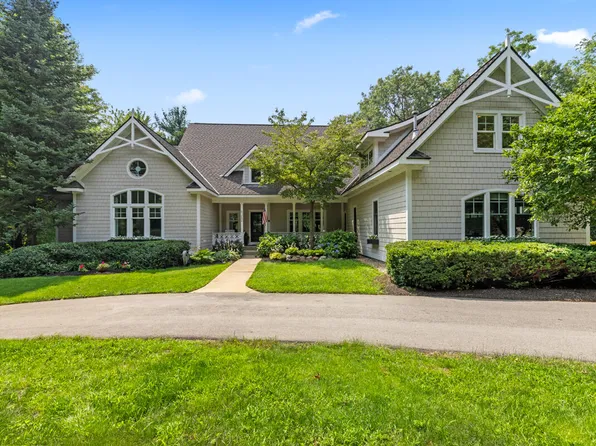 6352 S Ryan Ridge Dr, Holland, MI 49423